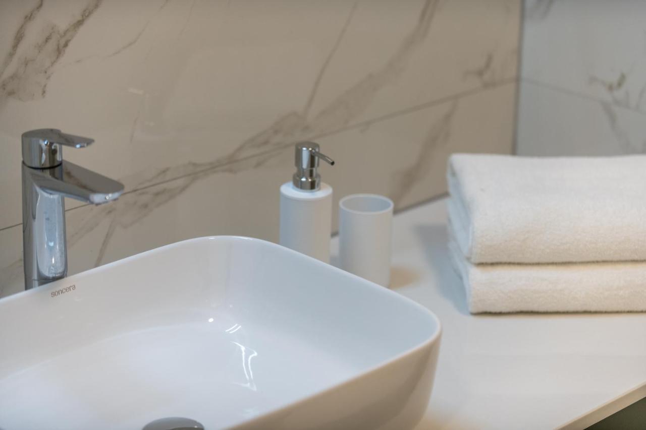 Hica Apartments La Linea Studio Apt With Balcony Дубровник Екстериор снимка